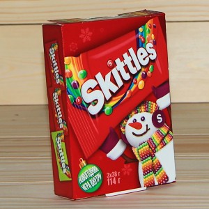 sladkij-podarok-s-konfetami-270