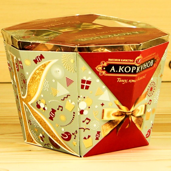 sladkij-podarok-s-konfetami-250
